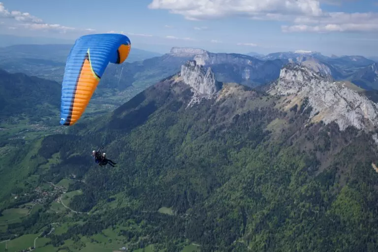 Les 10 meilleurs spots de parapente en pays de Savoie